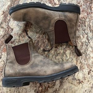 Blundstone boots size 9, Chelsea rustic brown